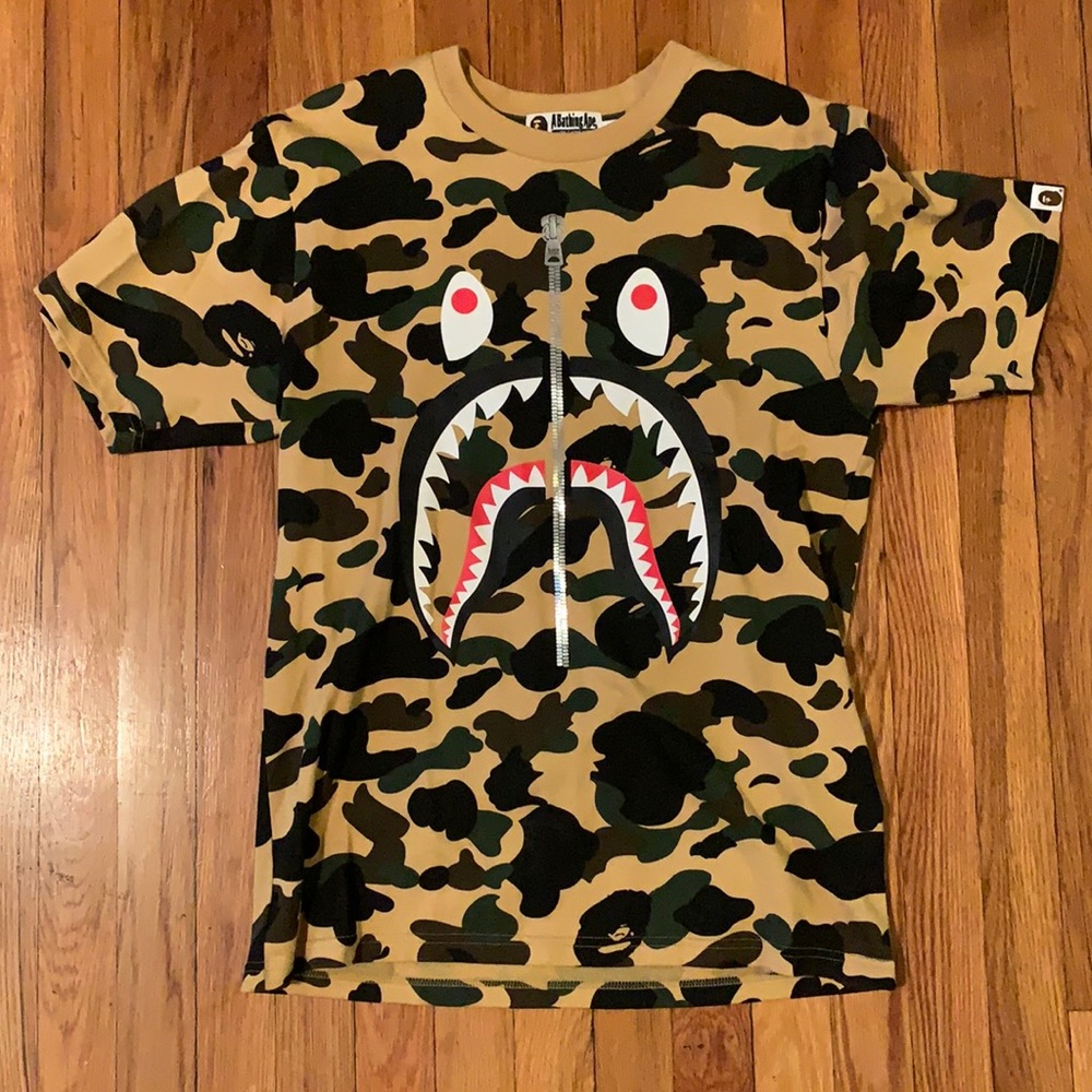 Worn once Bape camo shark t-shirt. Size M